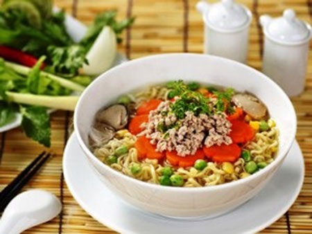 Thực phẩm trăm nghìn thứ độc ai cũng muốn ăn chỉ vì... tiện - 1