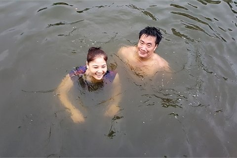 Ao tù hô biến thành bể bơi hút U60 "vùng vẫy" - 1 Ao tù hô biến thành bể bơi hút U60 "vùng vẫy" - 1