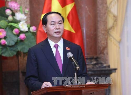Chủ tịch nước Trần Đại Quang: Phát triển thiết thực quan hệ đặc biệt Việt - Lào - 1
Chủ tịch nước Trần Đại Quang trả lời phỏng vấn các cơ quan thông tấn, báo chí. Ảnh: Nhan Sáng/TTXVN