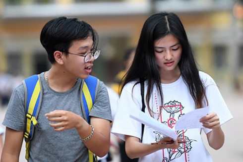 Trường ngoài công lập đang được “thả xổng” học phí? - 1 Trường ngoài công lập đang được “thả xổng” học phí? - 1