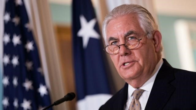 Ông Tillerson bắt tay Hạ viện cứu thỏa thuận hạt nhân - 1
Ngoại trưởng Mỹ Rex Tillerson đang bắt tay với Hạ viện cứu thỏa thuận hạt nhân Iran trước đe dọa hủy bỏ của Tổng thống Donald Trump. Ảnh: GETTY