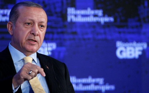 Chiến trường Syria rối ren hơn vì sự can thiệp của Thổ Nhĩ Kỳ? - 1
Tổng thống Thổ Nhĩ Kỳ Erdogan quyết can thiệp vào chính trường Syria. (Ảnh minh họa: Reuters)