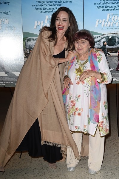 
Gần đây bà mẹ 6 con xuất hiện dày đặc trên các phương tiện thông tin đại chúng
