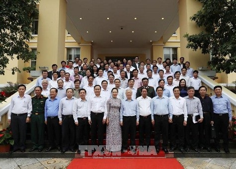 Tổng Bí thư: Ngăn chặn cho được tình trạng tha hóa, hư hỏng,... - 1
Tổng Bí thư Nguyễn Phú Trọng và các lãnh đạo thành phố Hải Phòng