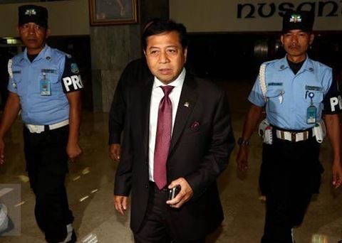 Indonesia bắt giữ Chủ tịch Hạ viện trong đại án tham nhũng 170 triệu USD - 1
Chủ tịch Hạ viện Indonesia Setya Novanto bị bắt với cáo buộc liên quan tới việc biển thủ công quỹ 170 triệu USD