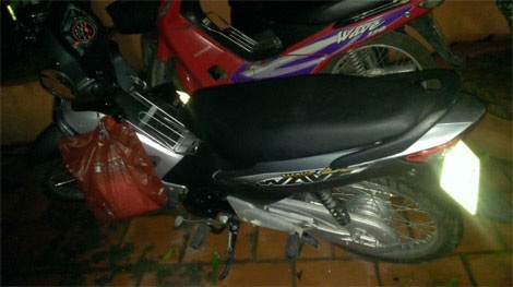 Mạnh treo ma túy vào xe máy đi giao thì bị bắt giữ.