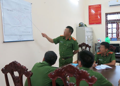 Hồi kết của những kẻ trốn trại giam để “lấy số” - 2 Một cuộc họp triển khai công tác trinh sát.