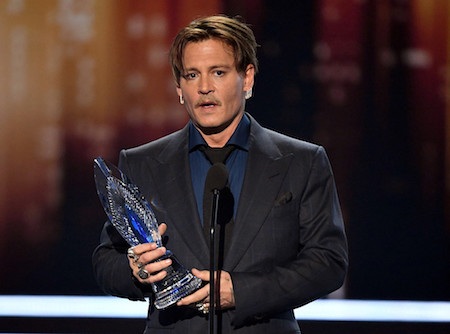 Sau scandal bạo hành, Johnny Depp vẫn giành được giải thưởng lớn - 1 Johnny Depp vừa được vinh danh tại Peoples Choice Award