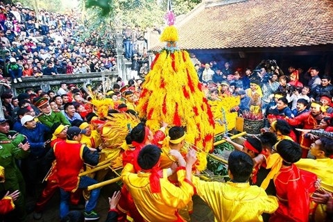 Hà Nội chưa có chủ trương rung chuông đêm giao thừa - 2 Không để tình trạng cướp lộc phản cảm diễn ra tại lễ hội đền Sóc