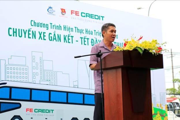 FE CREDIT tổ chức đưa 405 công nhân về quê ăn Tết - 1 FE CREDIT tổ chức đưa 405 công nhân về quê ăn Tết - 1