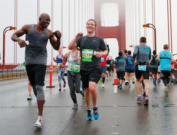 Có phải chạy 1.000km/năm chính là bí quyết thành công lớn nhất của CEO Facebook? - 1
Mark Zuckerberg - CEO của Facebook là một người rất thích chạy bộ.