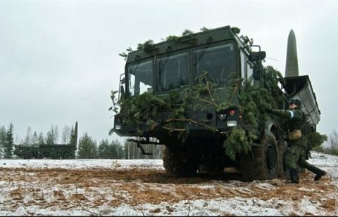 Nga không ngán khi Mỹ đưa SM-3 Block IIA đến Ba Lan - 2 Hệ thống Iskander-M của Nga.