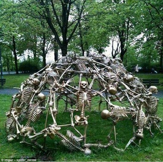 Những sân chơi “sởn tóc gáy” dành cho trẻ - 1