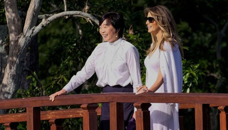 Phu nhân Tổng thống Mỹ D.Trump và Phu nhân Thủ tướng Nhật Bản. Ảnh: CNN.com.