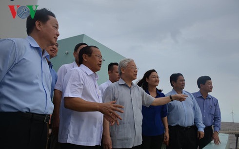 
Tổng Bí thư cũng đến thăm Nhà máy điện gió Bạc Liêu. Dự án Nhà máy điện gió Bạc Liêu
