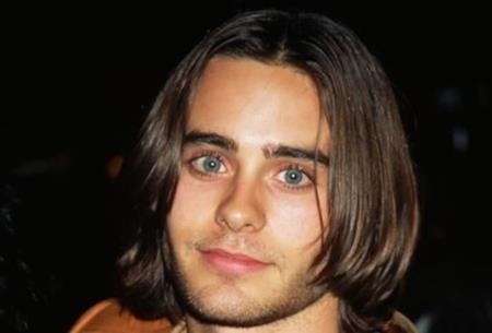 Điểm danh những màn lột xác ấn tượng của các “sao” nam - 1 Hồi đóng bộ phim “My so-called life”, Jared Leto trông vẫn còn trẻ trung, ra dáng “công tử” như thế này…
