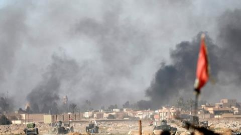 Mosul rực lửa: Đồng minh Mỹ thoát kiếp "bia đỡ đạn" - 2 Giao tranh tại ngoại ô thành phố Mosul ngày 25/2/2017