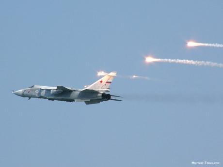 Chiến thắng Palmyra và dấu ấn của nước Nga - 2 Máy bay Su-24 không quân Nga không kích ở Syria