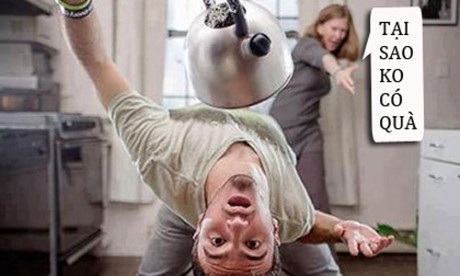 
Lãnh hậu quả vì không mua quà
