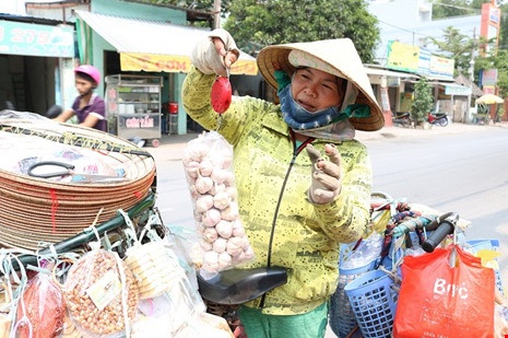 Những phận đời bên gánh hàng rong - 2 Những phận đời bên gánh hàng rong - 2