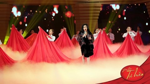 Xôn xao thông tin ca khúc "Màu hoa đỏ" bị cấm hát - 2 Chương trình Giai điệu tự hào 2015 phát trên sóng VTV từng tôn vinh ca khúc Màu hoa đỏ là sáng tác đi cùng năm tháng