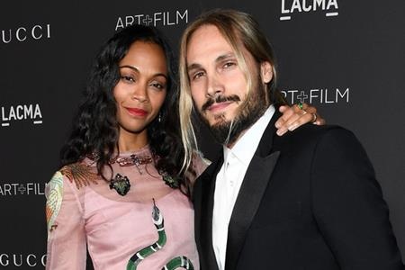 Khi các sao muốn “cách ly” con cái khỏi giới showbiz - 1 Đôi vợ chồng Zoe Saldana và Marco Perego đã có với nhau ba mặt con nhưng cậu con trai út Zen của cặp sao thực sự là một “bí ẩn” đối với người hâm mộ. Hôm 18/2 vừa qua, Zoe Saldana đã bất ngờ thông báo với các fan về sự ra đời của bé Zen mặc dù trước đó, nữ diễn viên hầu như không có bất cứ dấu hiệu bầu bí nào.