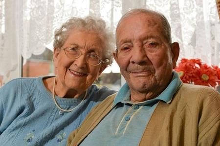 Chuyện tình đôi vợ chồng già 77 năm hạnh phúc - 1 Ông George và bà Phyllis đã sống chung được 77 năm