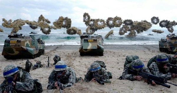 Cảnh lính Mỹ-Hàn tập đổ bộ cực kỳ ấn tượng - 1