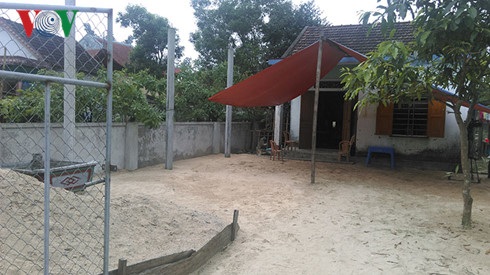 
 Ngôi nhà nhỏ của ông Nguyễn Tiến Đường (nơi 3 chị em Sáng đang ở nhờ).
