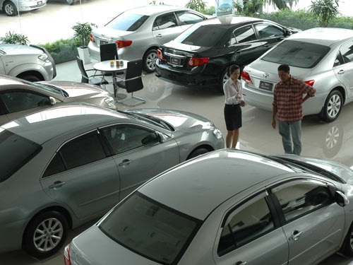 Bóc mẽ 3 chiêu lừa bán xe cũ người mua cần cảnh giác - 2
Số lượng xe cũ khá phong phú và đa dạng, giá cả hợp lý.