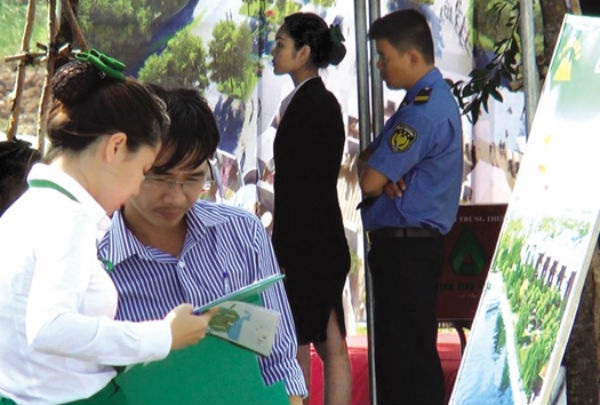 Mỗi tuần lãi 1 tỷ đồng: Sốt đất Sài Gòn, đại gia Hà Nội thắng đậm - 2 Nhà đầu tư nghiên cứu kỹ lưỡng khi mua
