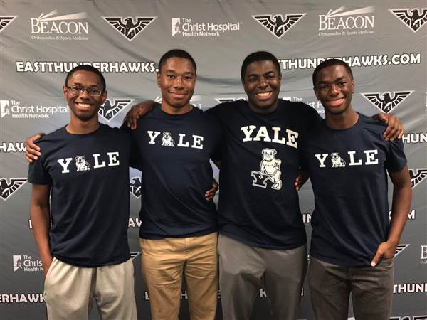 Bốn anh em sinh tư cùng từ chối Harvard để “đầu quân” cho ĐH Yale - 1 Bốn chàng trai từ chối lời mời của Harvard, bất ngờ chọn ĐH Yale.