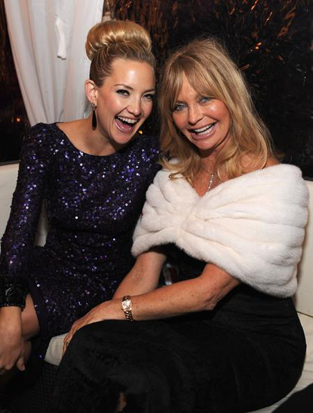 Những khoảnh khắc mẫu tử hạnh phúc của “sao” Hollywood - 1 Goldie Hawn và Kate Hudson chắc chắn là một trong những cặp mẹ con xinh đẹp, nổi tiếng và dễ thương nhất của Hollywood