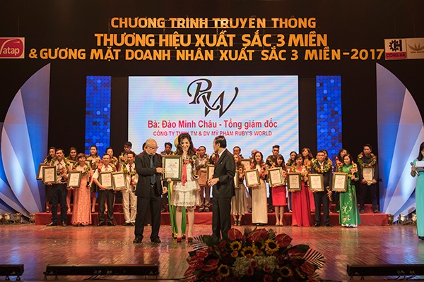Chưa hết 5 tháng đầu năm, Magic Skin đã “ẵm” nặng tay giải thưởng - 1 Tổng giám đốc Đào Minh Châu trở thành Doanh nhân xuất sắc 3 miền