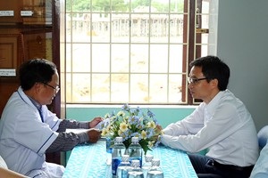 Linh hoạt vận dụng cơ chế “kéo” người dân đến trạm y tế - 2 Linh hoạt vận dụng cơ chế “kéo” người dân đến trạm y tế - 2