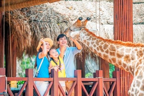 Kỳ nghỉ 5 sao siêu rẻ: Khi ông lớn Vinpearl “bắt tay” với Vietjet - 1 Kỳ nghỉ 5 sao siêu rẻ: Khi ông lớn Vinpearl “bắt tay” với Vietjet - 1