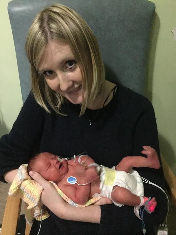 Thay đổi hormone, bà mẹ bị mù suốt thai kỳ - 1 Khi mang thai Archie, Leah bị suy giảm thị lực nghiêm trọng