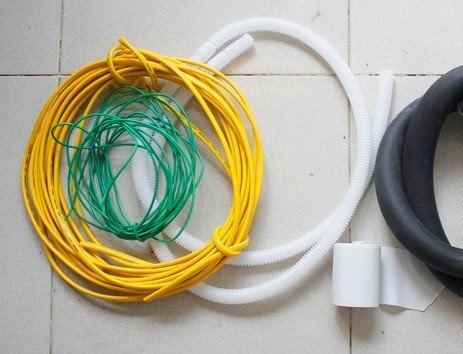 Lộ mánh "vặt tiền" mới của thợ lắp điều hòa mua siêu thị - 2
Nhờ chiêu đánh tráo dây điện, thợ điều hòa có thể ăn chênh hơn chục ngàn đồng cho mỗi mét dây