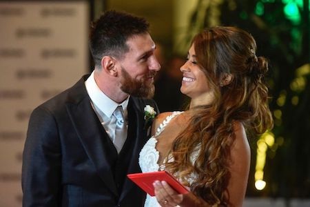 Những bí mật ít được chia sẻ về mối tình Messi-Antonella - 1 Messi vừa làm đám cưới với Antonella