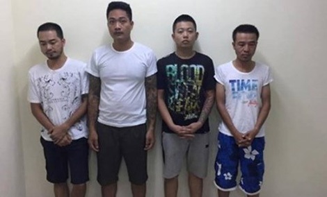 Sự thật về dịch vụ “alo là có tiền” - 2 Các đối tượng hoạt động “tín dụng đen” sử dụng thủ đoạn ném chất bẩn, gây thương tích để đòi nợ bị bắt giữ.