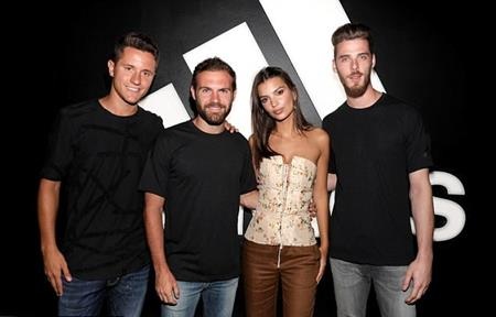 Cầu thủ của MU mừng ra mặt khi được “diện kiến” người đẹp