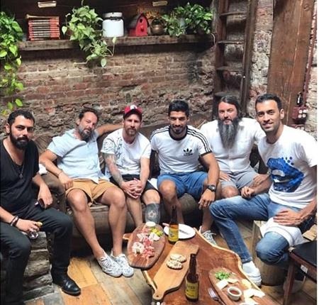Bỏ mặc Neymar, Messi vui vẻ “du hí” cùng Suarez - 1 Messi vừa có một chuyến đi chơi vui vẻ tại New York