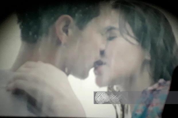 Kim Lý và những nụ hôn nóng bỏng với 3 kiều nữ quyến rũ nhất nhì Vbiz - 2 Kim Lý và những nụ hôn nóng bỏng với 3 kiều nữ quyến rũ nhất nhì Vbiz - 2