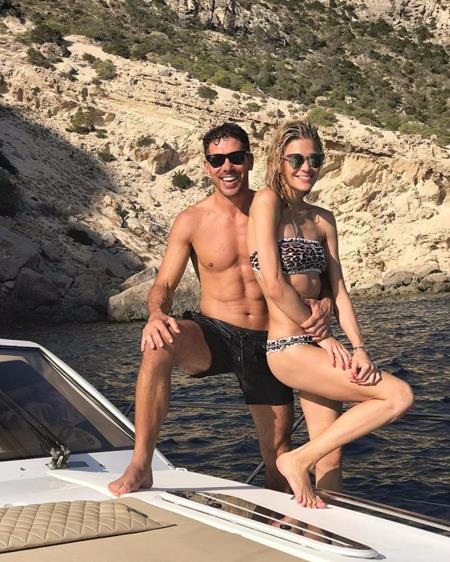 Diego Simeone hạnh phúc rạng ngời bên bồ trẻ