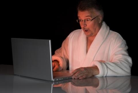 
Đàn ông có tuổi mới xem phim giường chiếu dễ bị sa ngã vào những việc xấu
