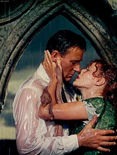 Những nụ hôn ướt át kinh điển trên màn ảnh Hollywood - 1 “The quiet man” đã ra mắt từ năm 1952 nhưng nụ hôn dưới mưa của hai ngôi sao John Wayne và Maureen OHara đến giờ vẫn chưa hề phai mờ trong tâm trí người xem