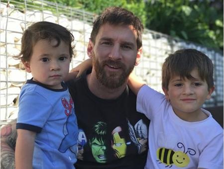 Noi gương C.Ronaldo, Messi sắp đón thêm quý tử - 1 Messi sắp sửa được “lên chức” thêm lần nữa