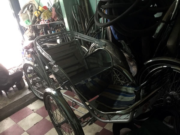 Người đàn ông kể về thời hưởng 'lộc trời' ở Sài Gòn - 4 Chiếc xích lô chuẩn bị... xuất sang nước Mỹ.
