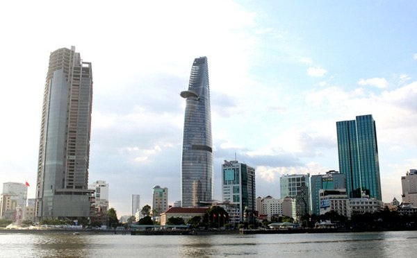 Đại gia vận hạn: Từ hoành tráng tỷ USD đến ngập trong nợ nần - 2
Tòa tháp bỏ hoang giữa TP.HCM