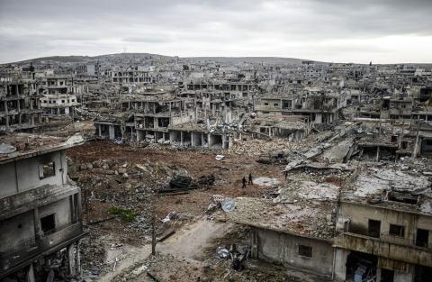 Phương Tây đặt câu hỏi: Nga có gì để tái thiết Syria? - 4
Syria cần hàng trăm tỷ USD để xây dựng lại đất nước từ đống đổ nát
